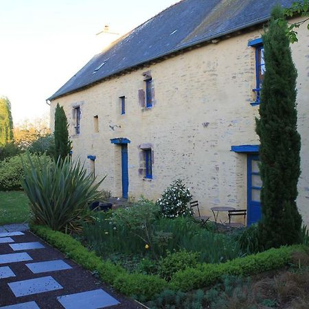 L'Ancien Presbytere Hotell Monterfil Exteriör bild