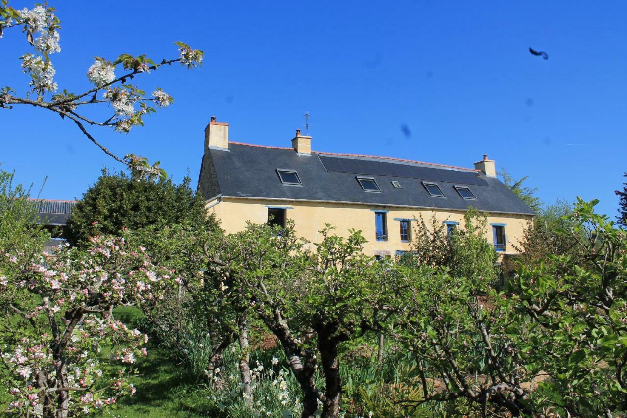 L'Ancien Presbytere Hotell Monterfil Exteriör bild