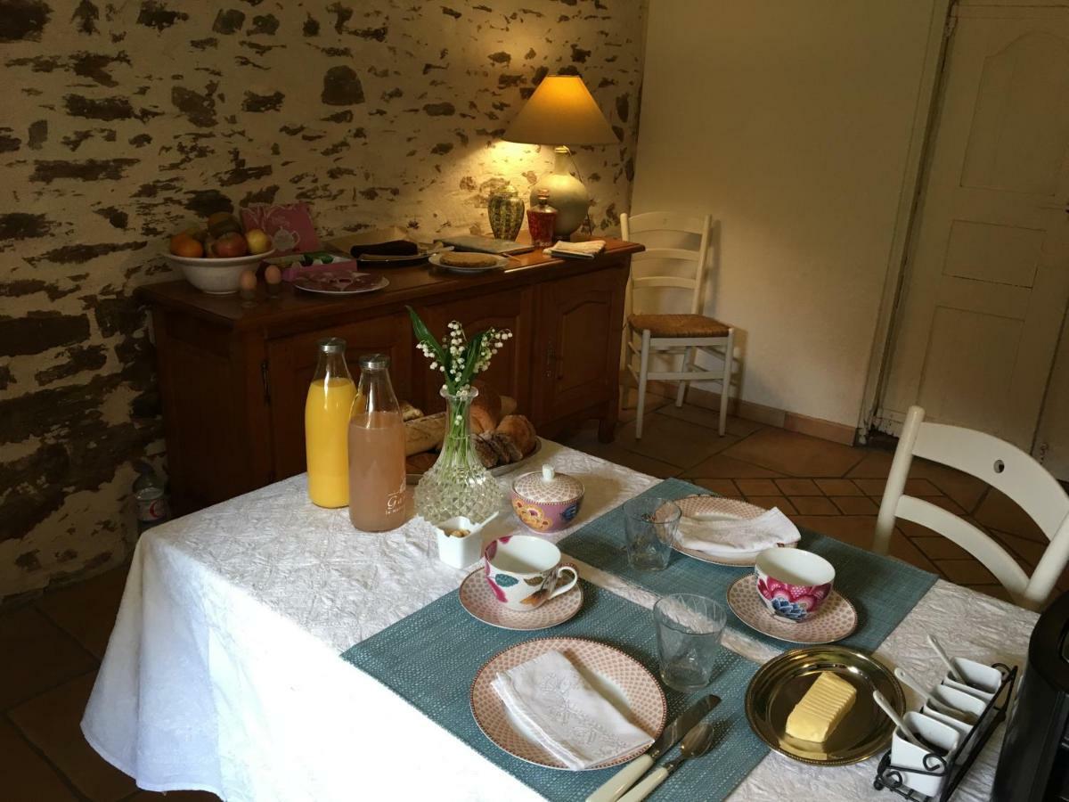 L'Ancien Presbytere Hotell Monterfil Exteriör bild