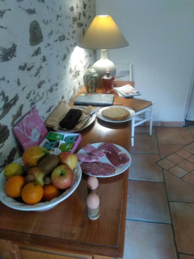 L'Ancien Presbytere Hotell Monterfil Exteriör bild